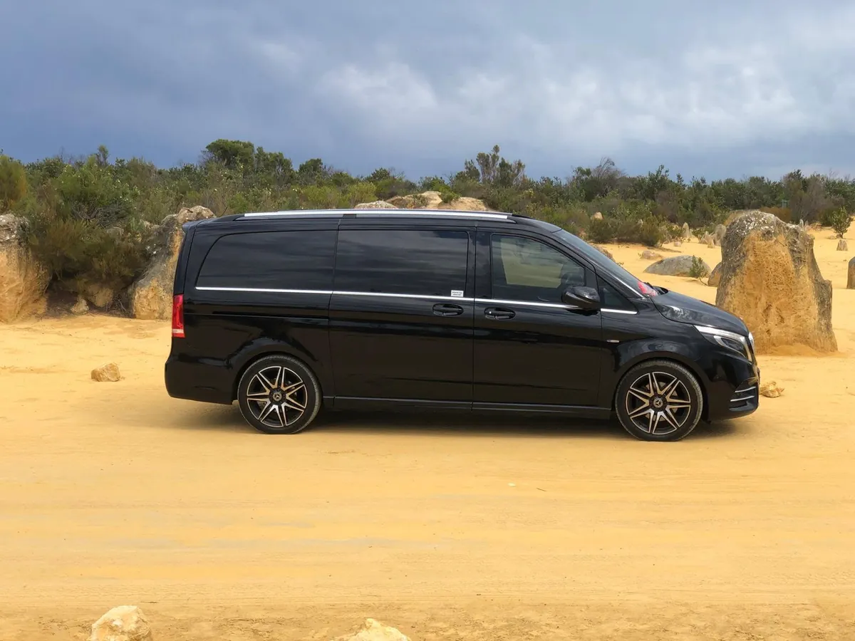 On a tour at the Pinnacles – Perth Executive Chauffeurs